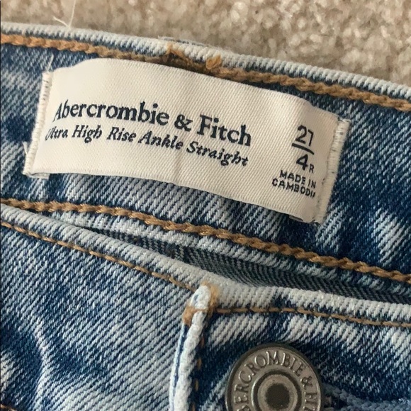 NWT Abercrombie Ultra High Rise Ankle Jeans - Picture 3 of 3